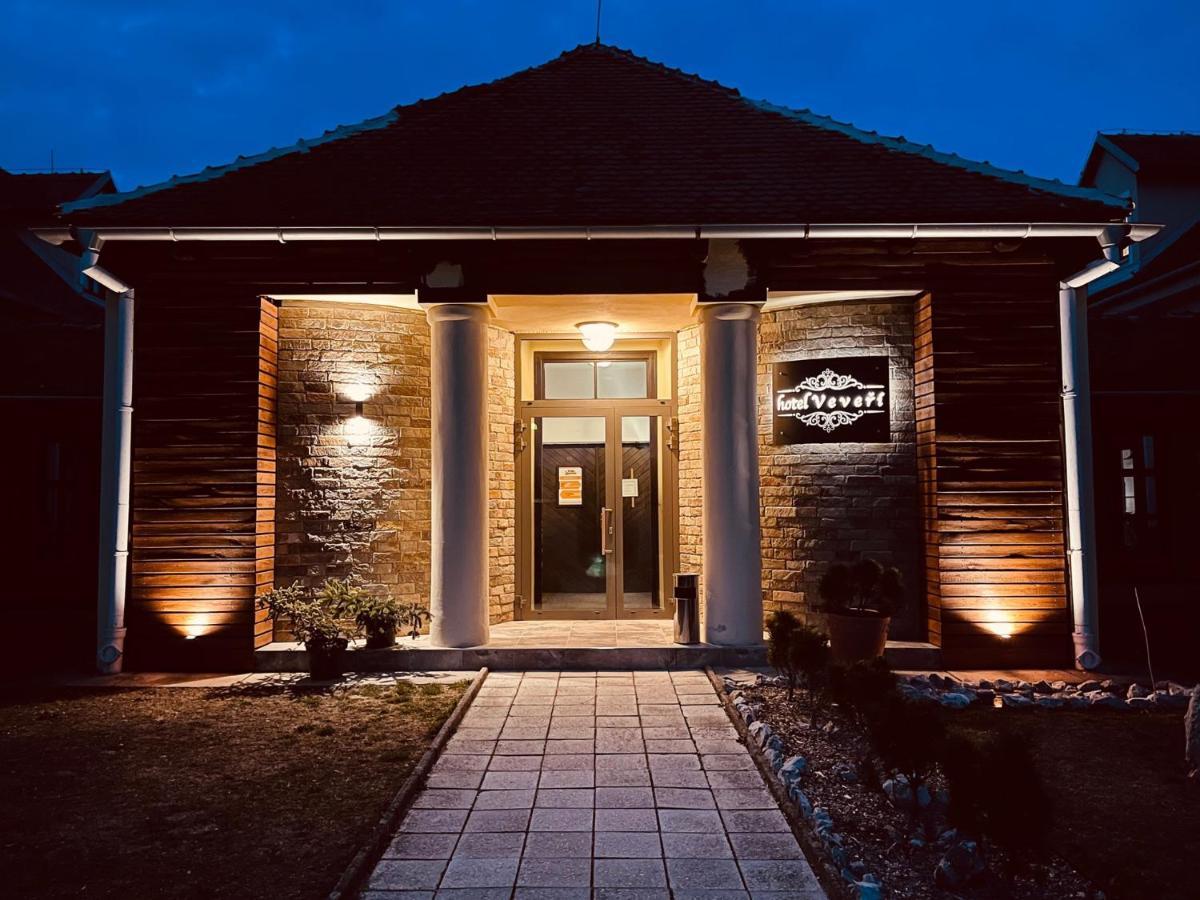 Hotel Veveri Veverska Bityska Exteriör bild